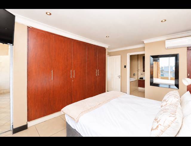 2 BEDROOM APARTMENT FOR SALE IN POINT WATERFRONT